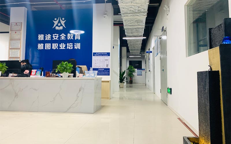 圖片 珠海金灣三灶紅旗電工焊工叉車培訓(xùn)