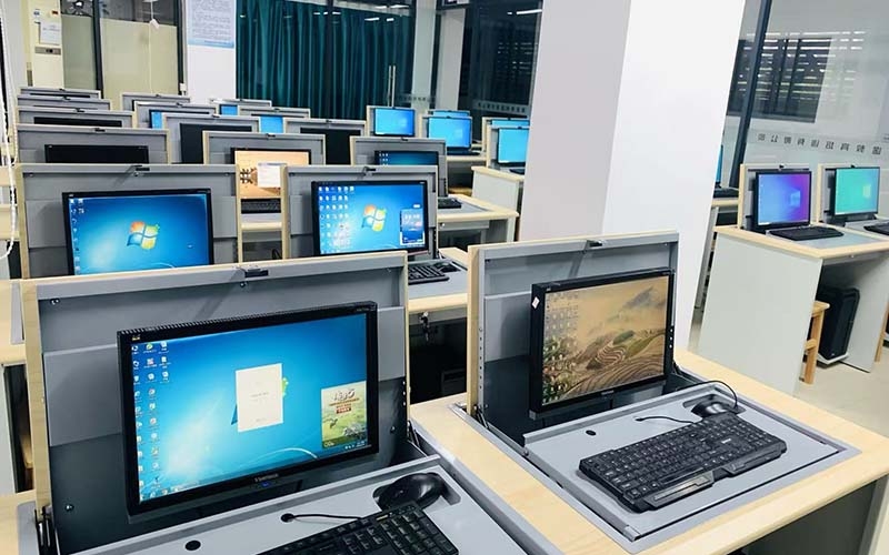 學(xué)校計算機培訓(xùn)室